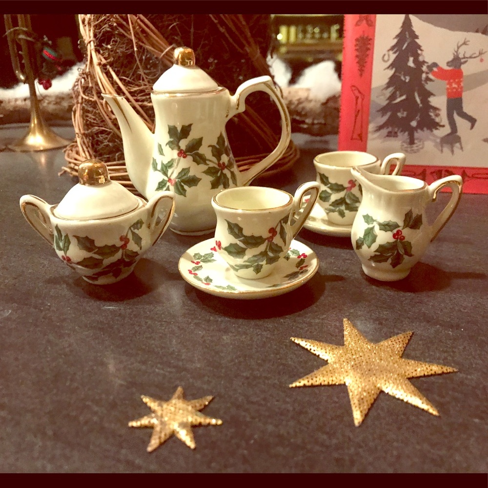 Mini porcelain Christmas tea set